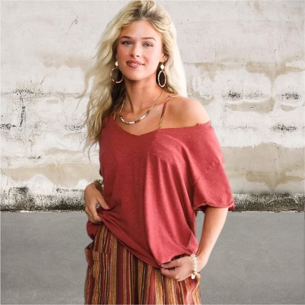 🚨EUC Free People We The Free Off-Shoulder Rust Top